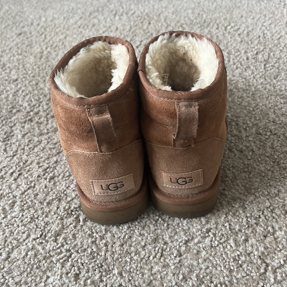 Chestnut UGG Mini - Picture 3 of 4